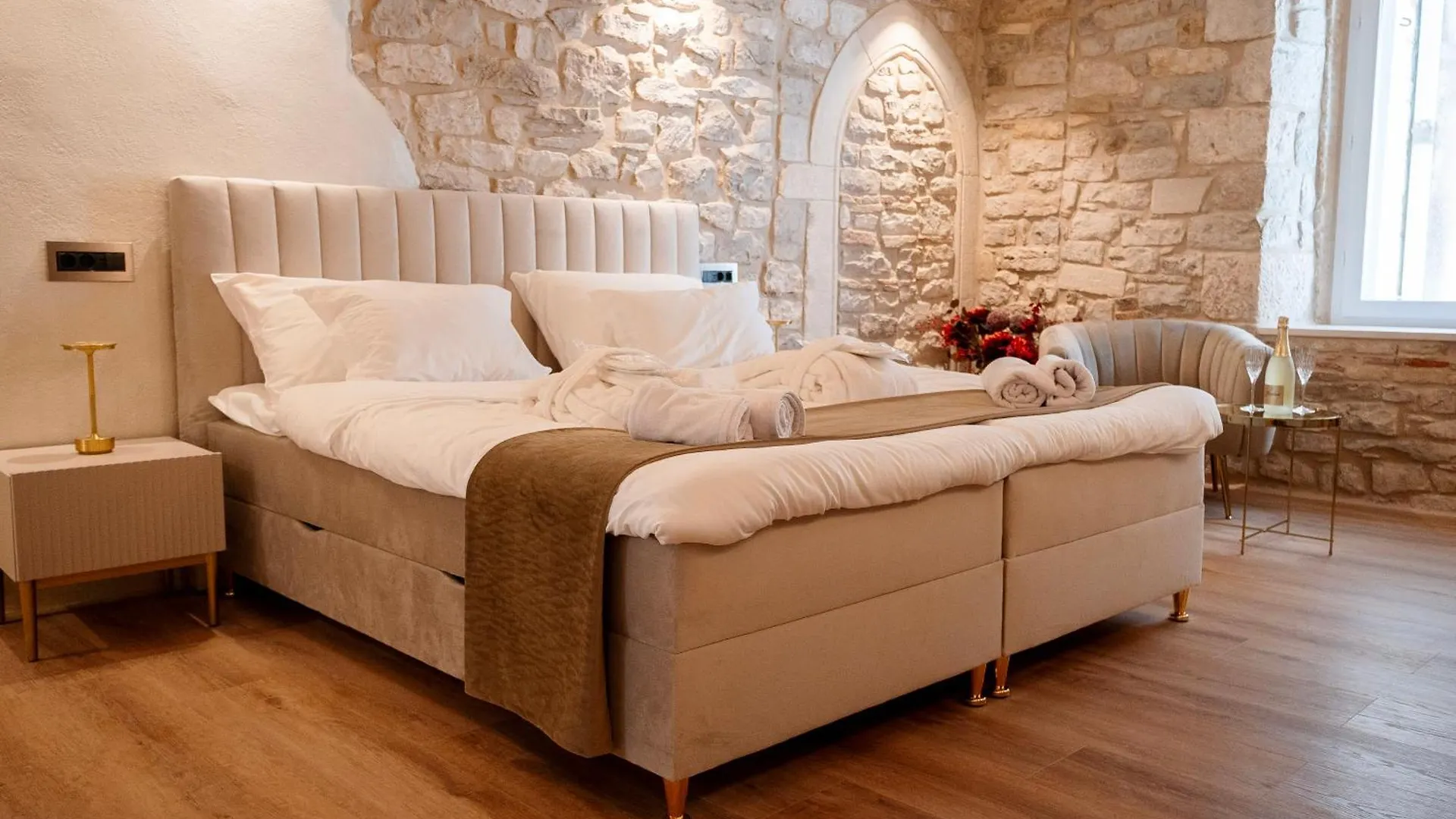 Bed & Breakfast Lillium Heritage Luxury Suite Diocletian'S Palace Spalato